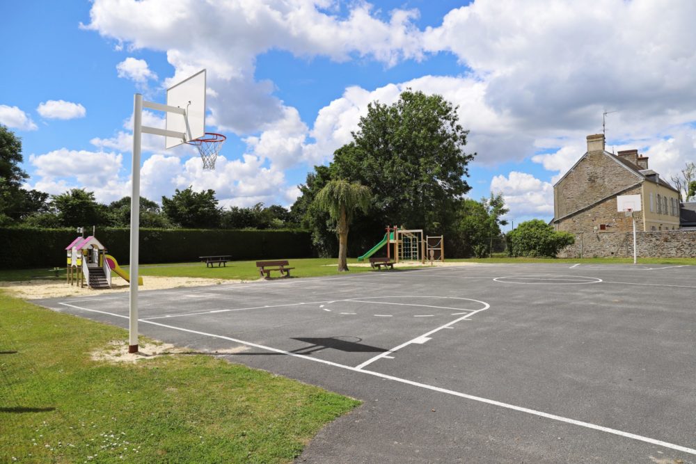 Aire de jeux Saint Paul du Vernay