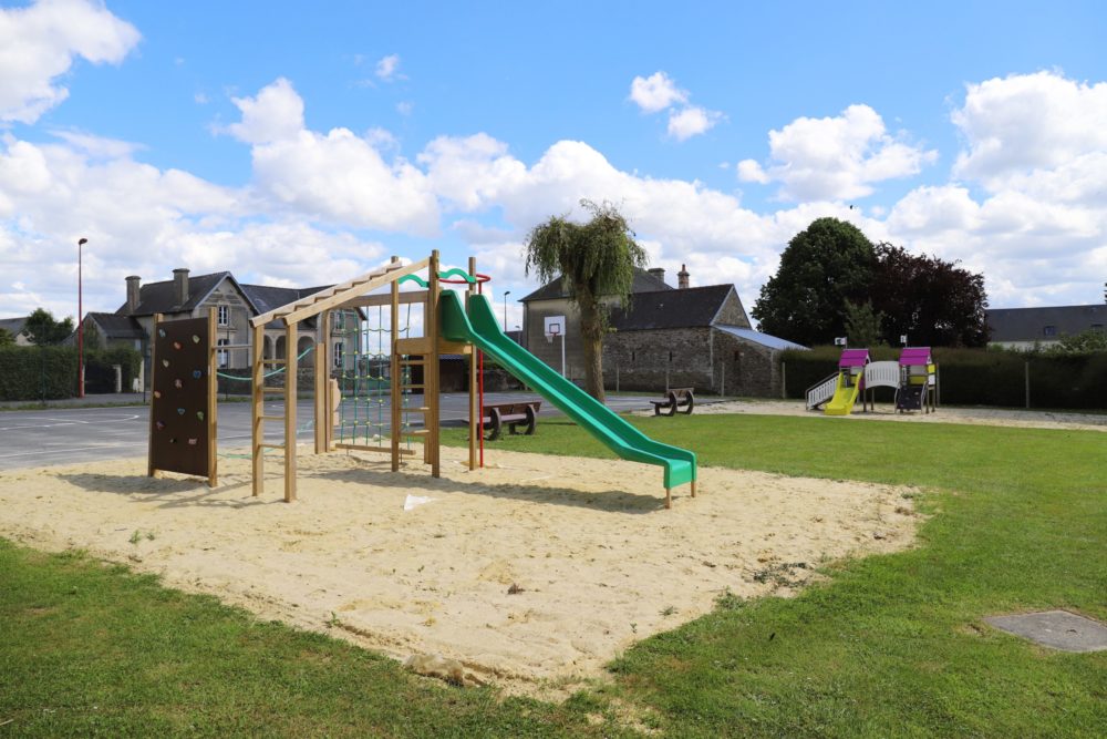 Aire de jeux Saint Paul du Vernay